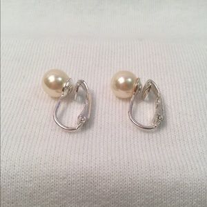 Pearl clip earrings